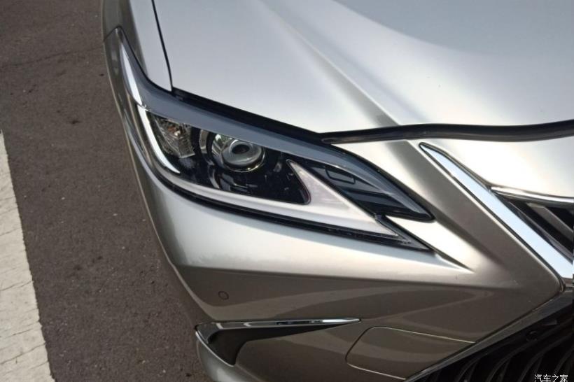 Lexus ES350 (XV70)
