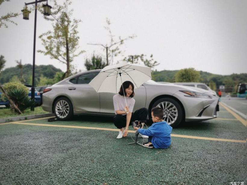 Lexus ES350 (XV70)