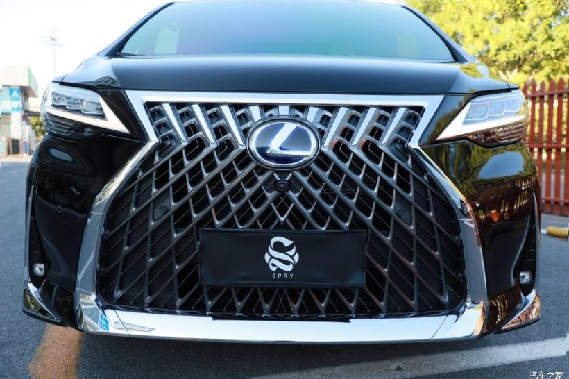 Lexus LM300h (H30)
