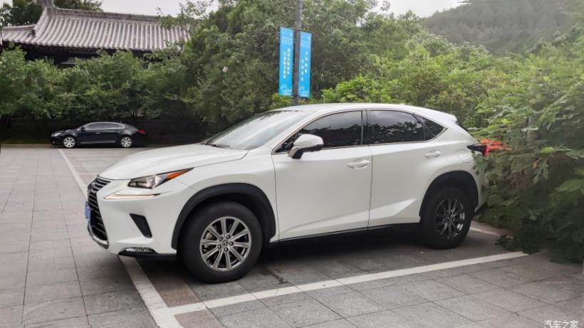 Lexus NX200 (Z10)