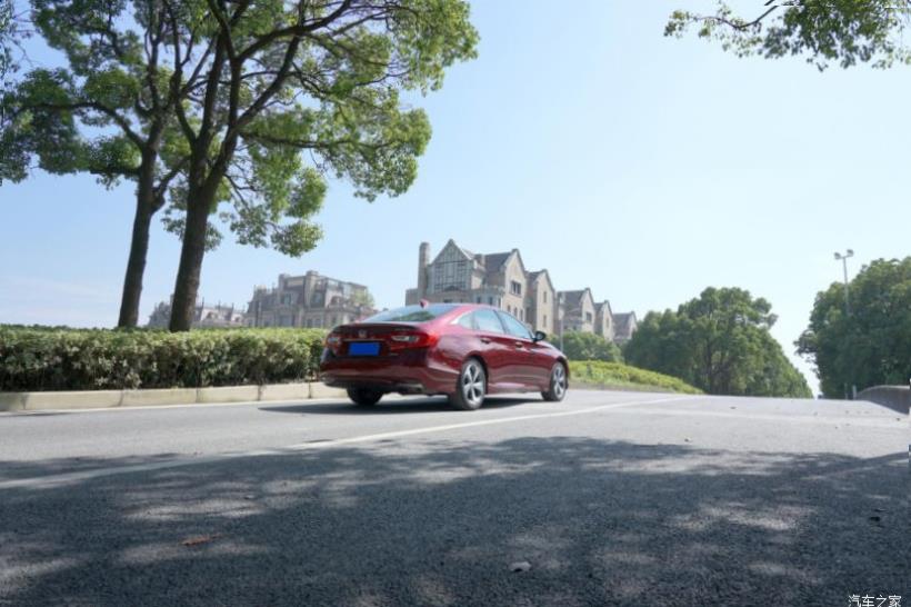 Honda Accord (CR)