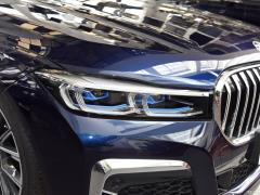 Обновленный спортивный костюм 740Li xDrive Executive M 2019 года 2019 facelifted 740Li xDrive executive M sports suit Фото 8 из 50