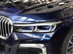 Обновленный спортивный костюм 740Li xDrive Executive M 2019 года 2019 facelifted 740Li xDrive executive M sports suit Фото 17 из 50