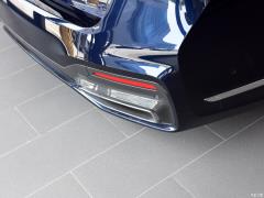 Обновленный спортивный костюм 740Li xDrive Executive M 2019 года 2019 facelifted 740Li xDrive executive M sports suit Фото 47 из 50