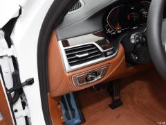 Обновленный спортивный костюм 750Li xDrive V8 M 2019 года 2019 facelifted 750Li xDrive V8 M sports suit Фото 164 из 540