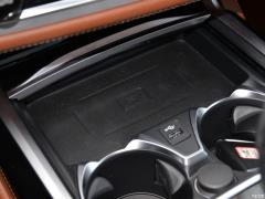 Обновленный спортивный костюм 750Li xDrive V8 M 2019 года 2019 facelifted 750Li xDrive V8 M sports suit Фото 149 из 540