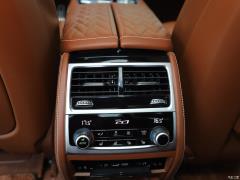 Обновленный спортивный костюм 740Li xDrive Executive M 2019 года 2019 facelifted 740Li xDrive executive M sports suit Фото 248 из 540