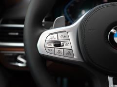 Обновленный спортивный костюм 740Li xDrive Executive M 2019 года 2019 facelifted 740Li xDrive executive M sports suit Фото 18 из 540