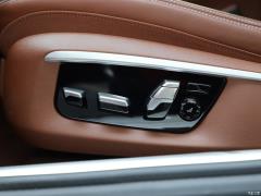 Обновленный спортивный костюм 740Li xDrive Executive M 2019 года 2019 facelifted 740Li xDrive executive M sports suit Фото 227 из 540