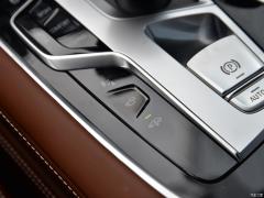 Обновленный спортивный костюм 750Li xDrive V8 M 2019 года 2019 facelifted 750Li xDrive V8 M sports suit Фото 152 из 540