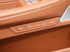Обновленный спортивный костюм 750Li xDrive V8 M 2019 года 2019 facelifted 750Li xDrive V8 M sports suit Фото 462 из 540