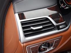 Обновленный спортивный костюм 750Li xDrive V8 M 2019 года 2019 facelifted 750Li xDrive V8 M sports suit Фото 165 из 540