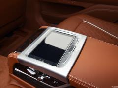 Обновленный спортивный костюм 750Li xDrive V8 M 2019 года 2019 facelifted 750Li xDrive V8 M sports suit Фото 496 из 540