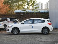 2021 Хэтчбек EcoBoost 180 Automatic NeochaEDGE 2021 Hatchback EcoBoost 180 Automatic NeochaEDGE Фото 29 из 298