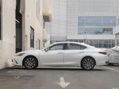2020 300h Premium Edition 2020 300h Premium Edition Фото 11 из 175