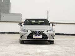 Фото Lexus ES250 (XV70)