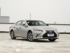 Фото Lexus ES250 (XV70)
